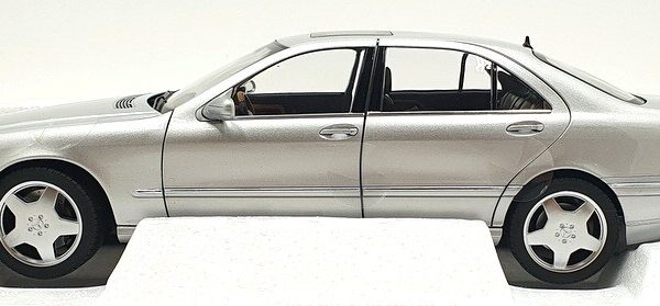 Mercedes-Benz 555 AMG 1999